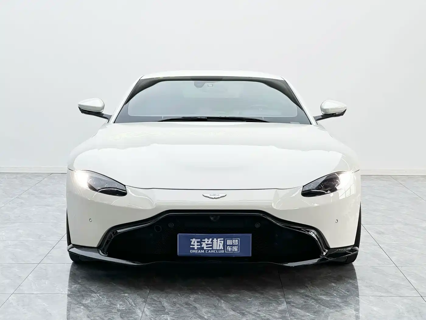 Aston Martin V8 Vantage 2020 2018 4.0T V8 Coupe