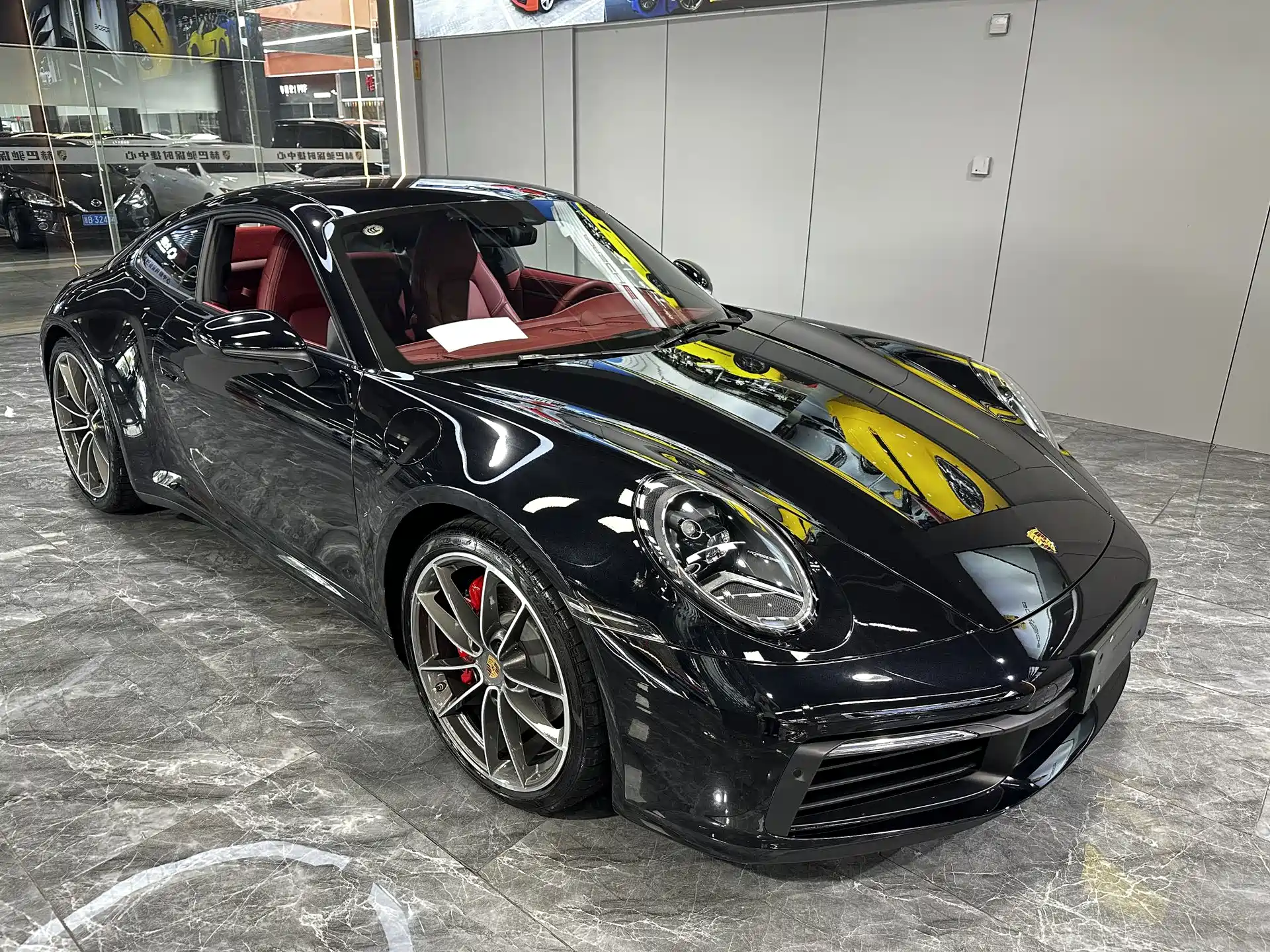 Фото 3 - Porsche 911