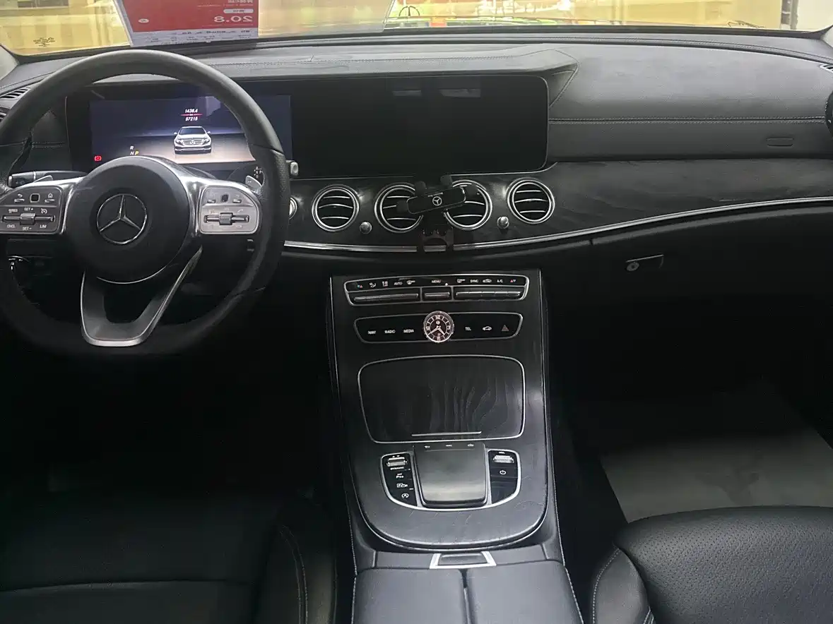Mercedes-Benz E-Class 2019 E 300 L Sport Fashion фото 10
