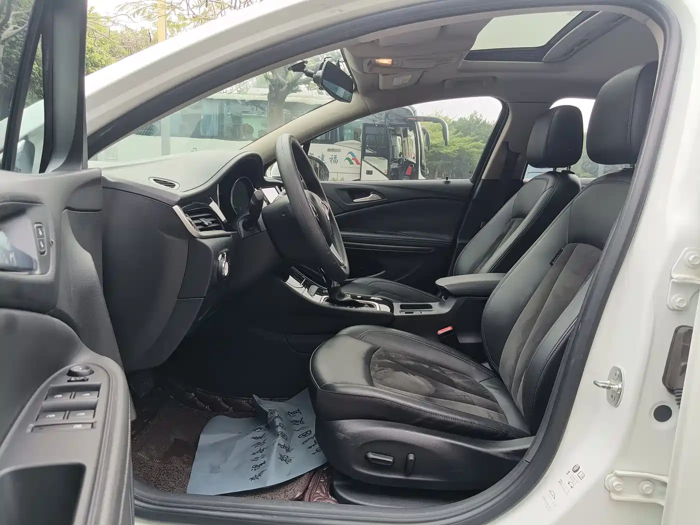 Buick Verano 2015 Sedan 20T Dual-clutch Elite фото 4