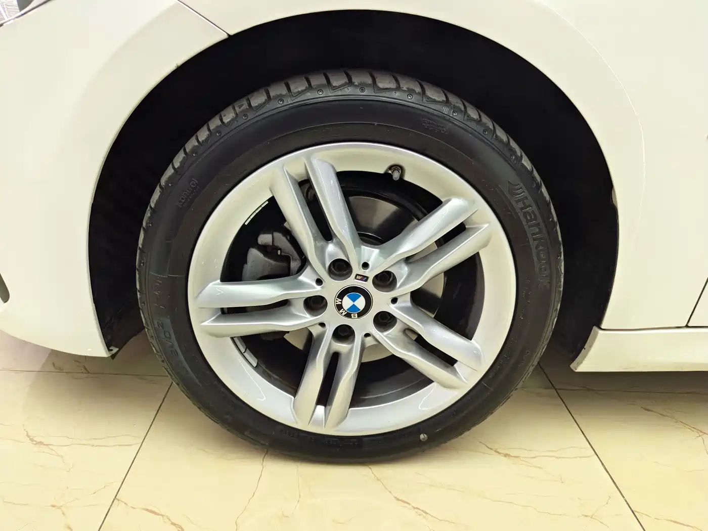 BMW 1 Series 2022 120i M Sport Shadow Edition фото 8