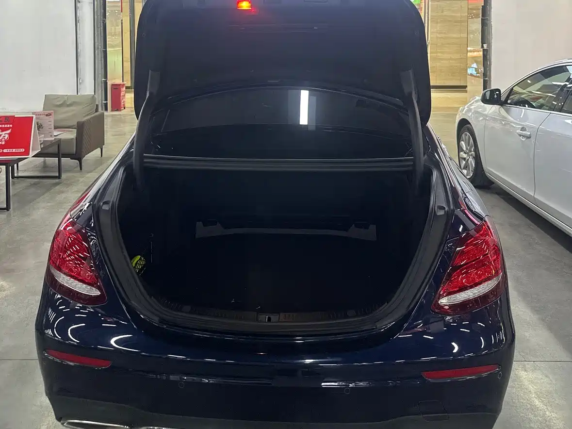 Mercedes-Benz E-Class 2019 E 300 L Sport Fashion фото 28