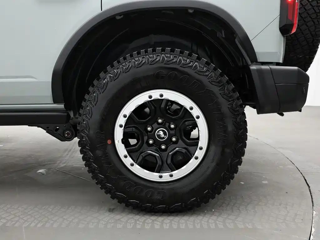 Ford Bronco 2025 2024 2.3T Badlands