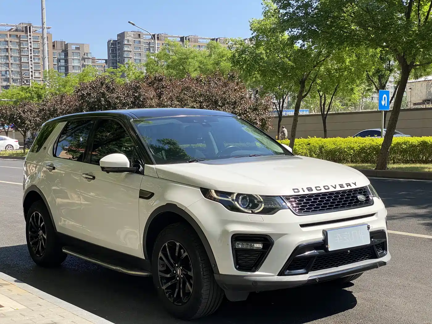 Land Rover Discovery Sport 2018 240PS SE Edition фото 7