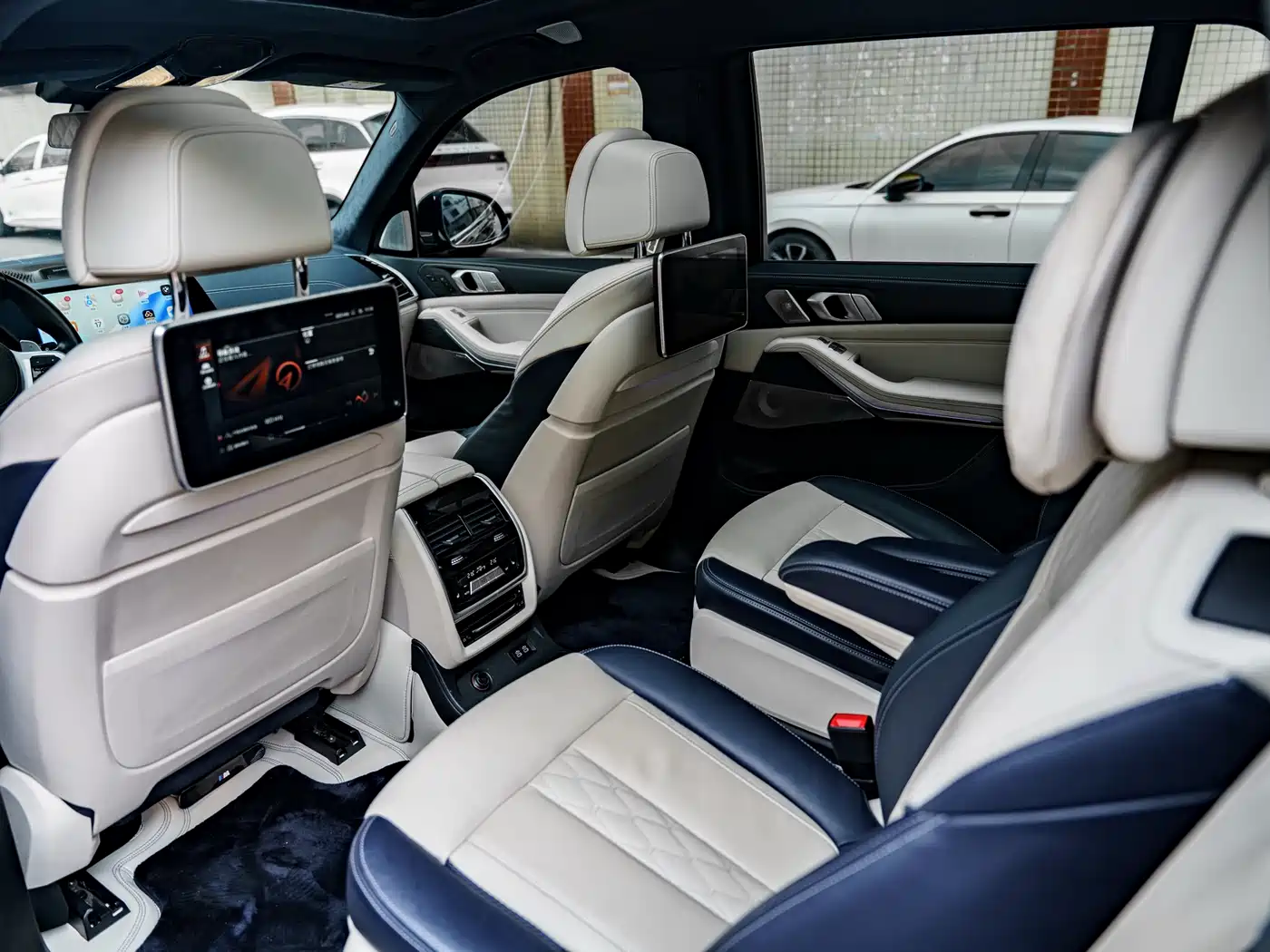 BMW X7 2022 xDrive M50i фото 15
