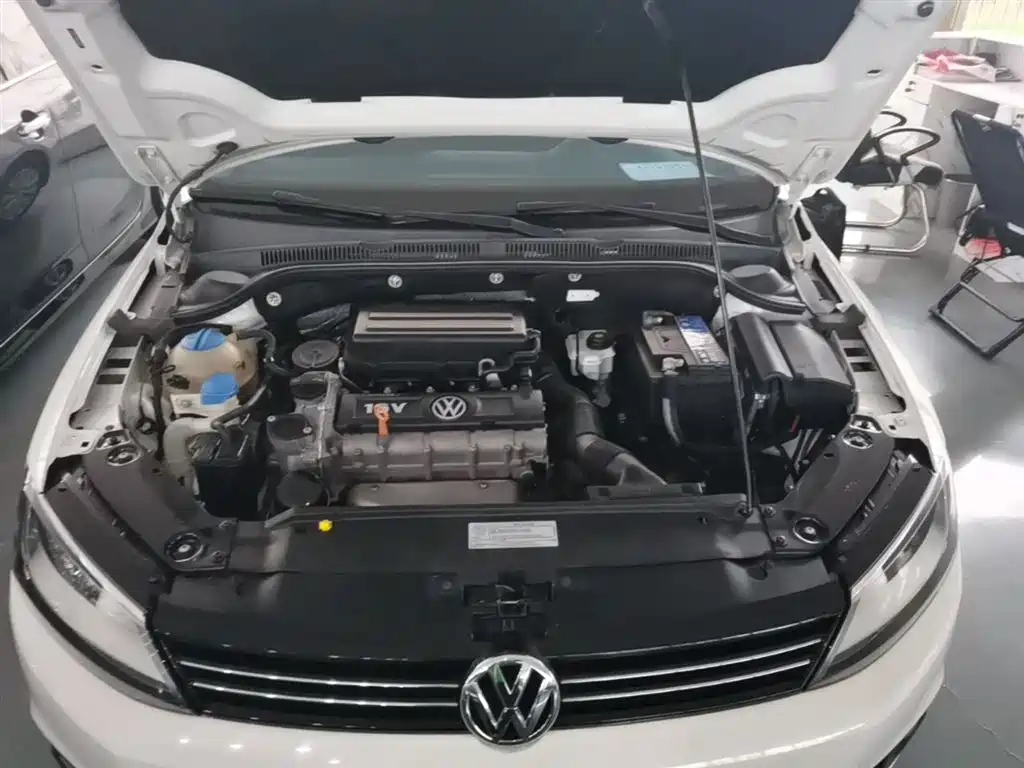 Volkswagen Sagitar 2014 Facelift 1.6L Manual Leading Version фото 20