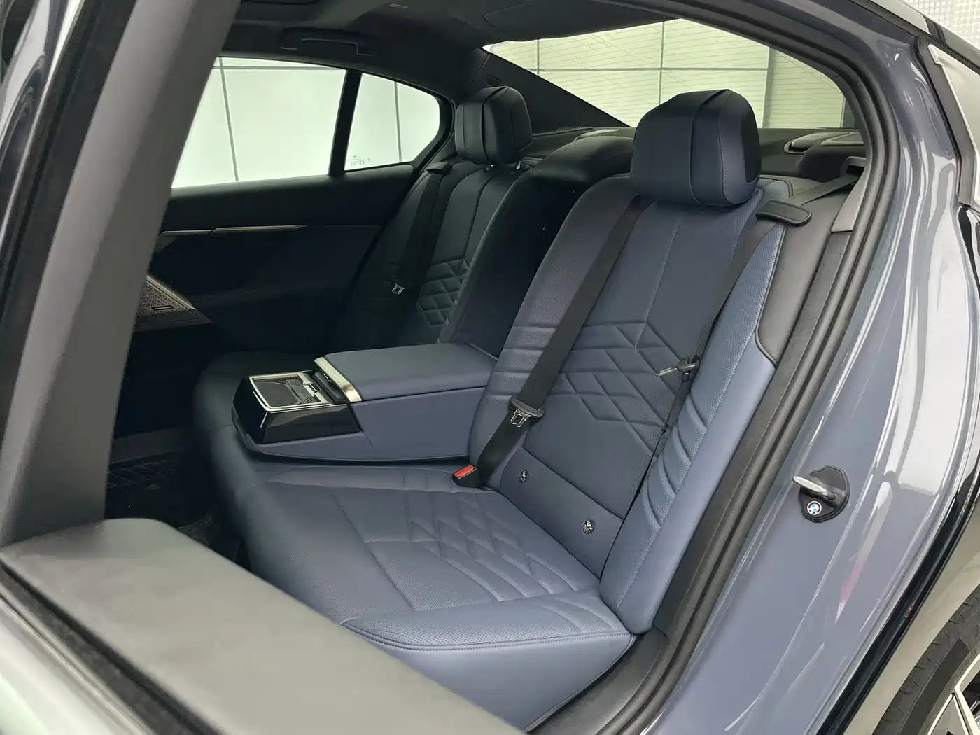 BMW i5 2024 2024 eDrive 35L Premium Model M Sport Package