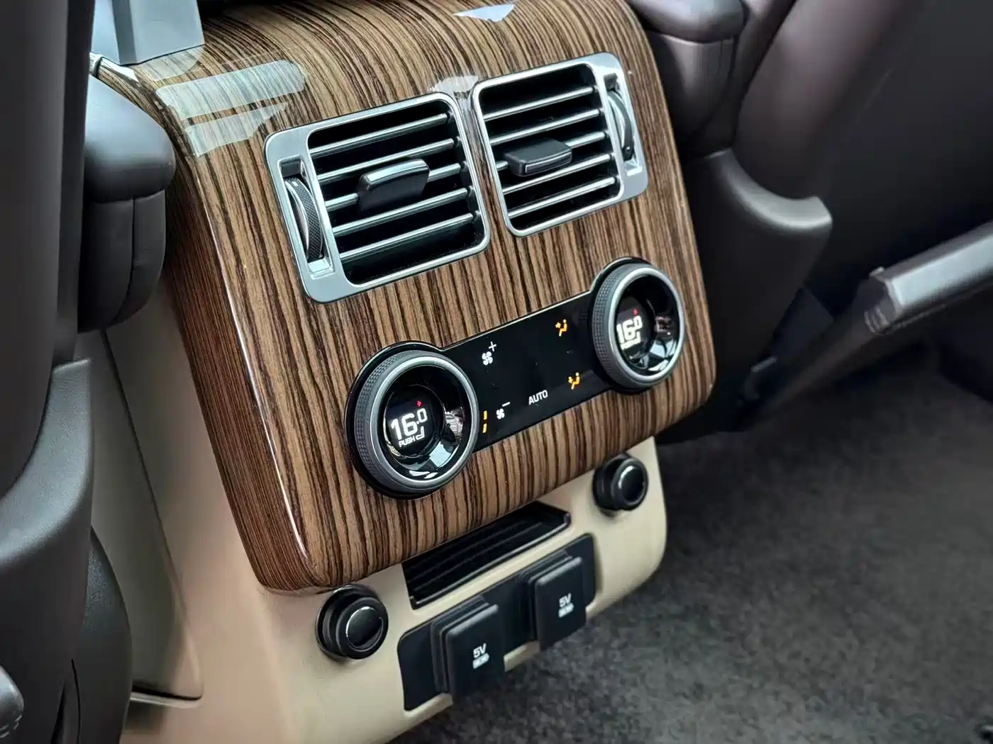 Land Rover Range Rover 2018 3.0 SC V6 Vogue Heritage Edition фото 23