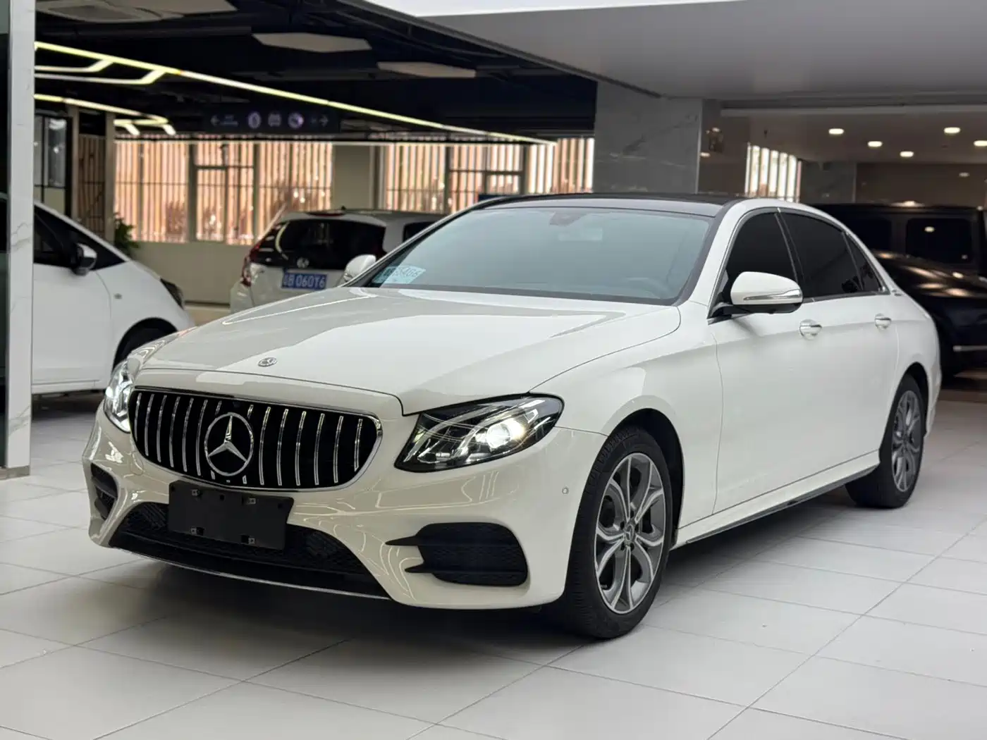 Mercedes-Benz E-Class 2020 E 300 L Sport Fashion Model фото 3