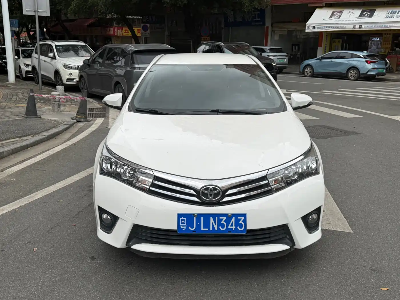 Toyota Corolla 2017 1.6L CVT GL фото 2