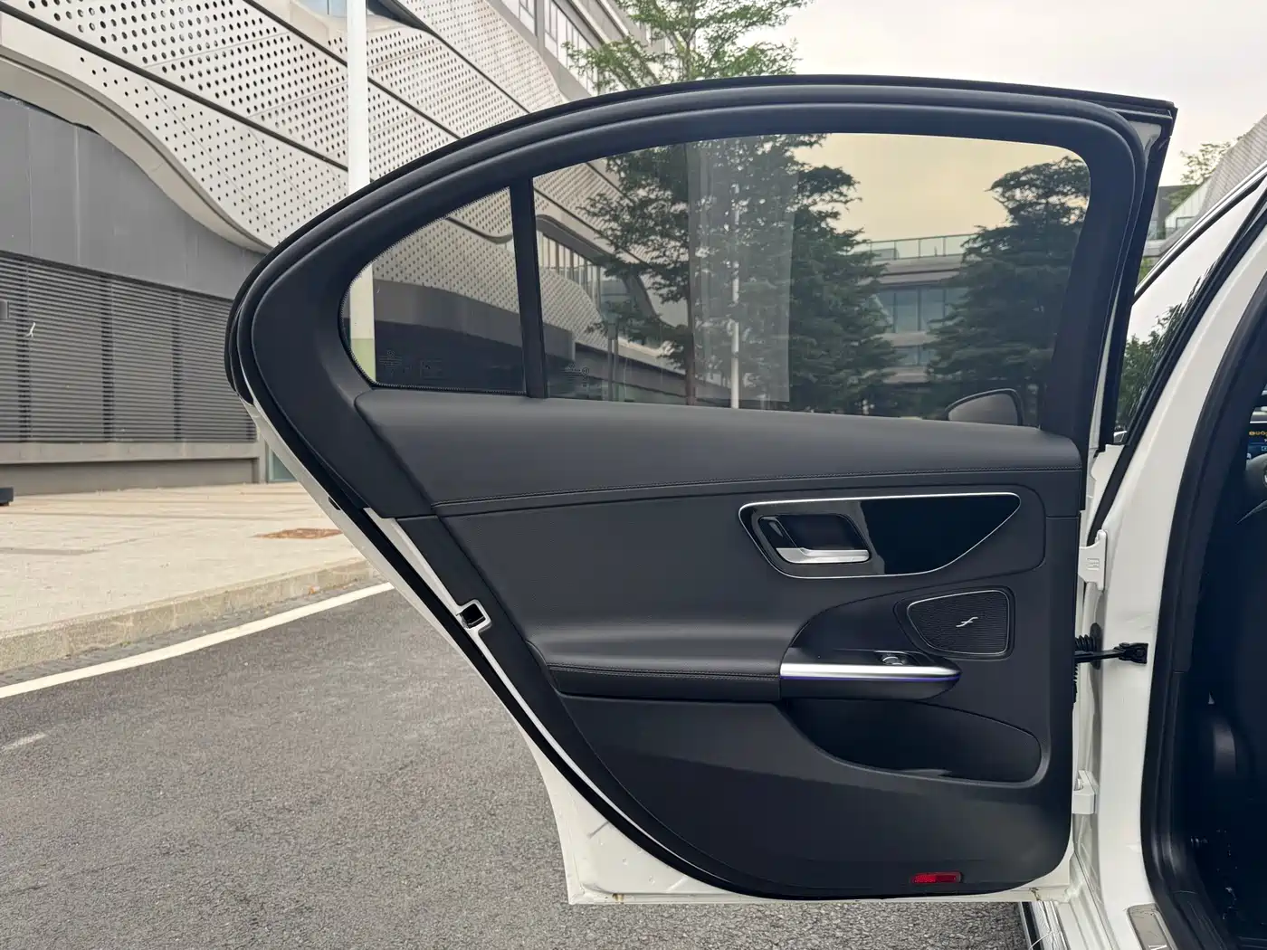 Mercedes-Benz C-Class 2024 Facelift C 260 L Sport фото 12