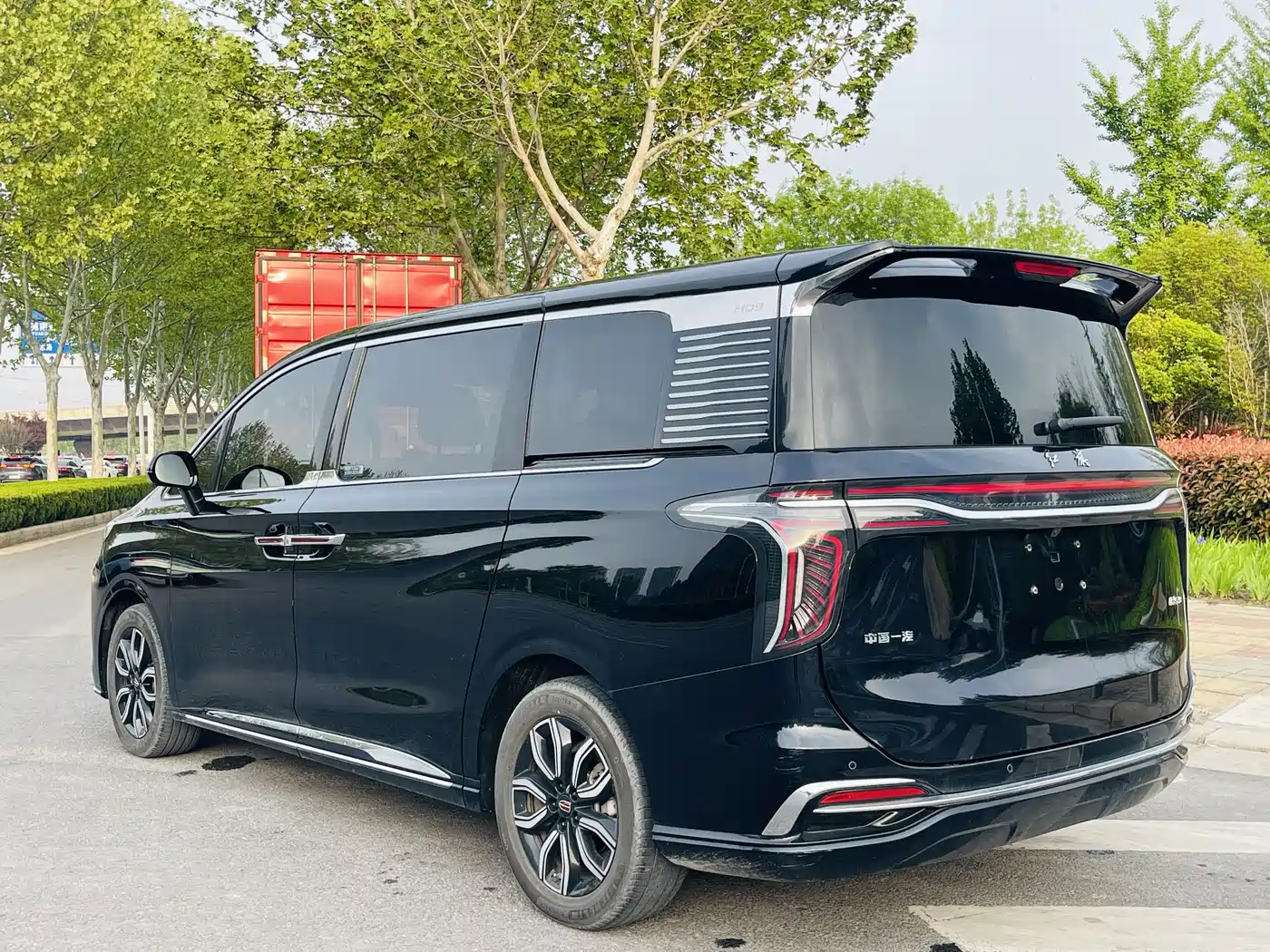 Hongqi HQ9 2023 2.0T Smart Connect Flag Enjoy Edition фото 5