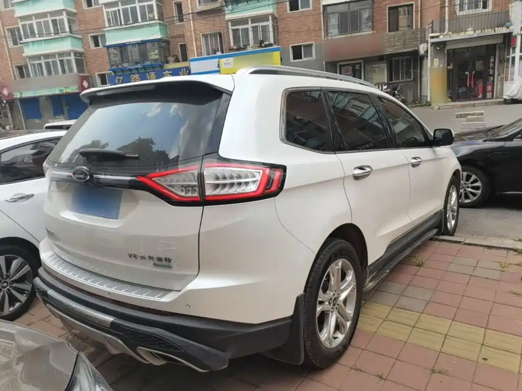 Ford Edge 2017 2016 EcoBoost 245 2WD Luxury 7-Seater