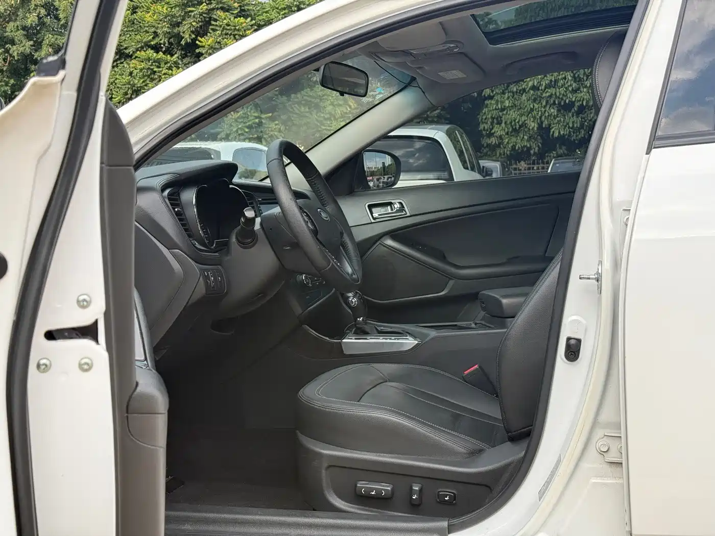 Kia K5 2011 2011 2.0L Automatic DLX