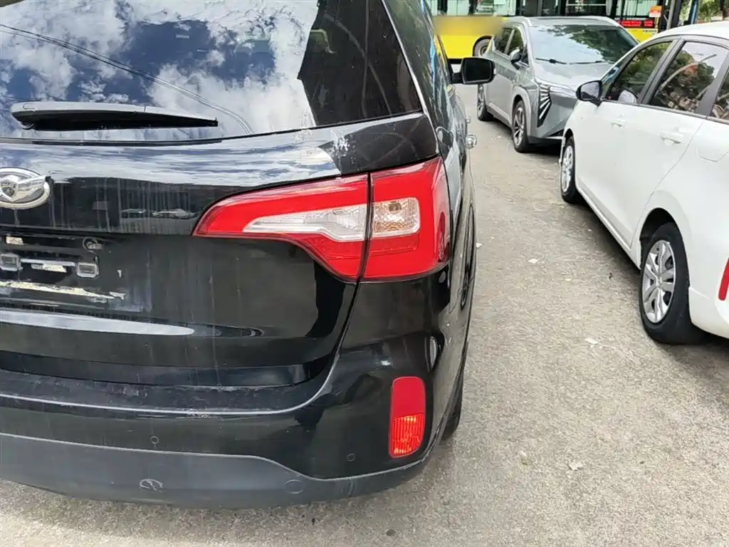 Kia Sorento 2013 2.4L 7-seat Gasoline Luxury Edition фото 8