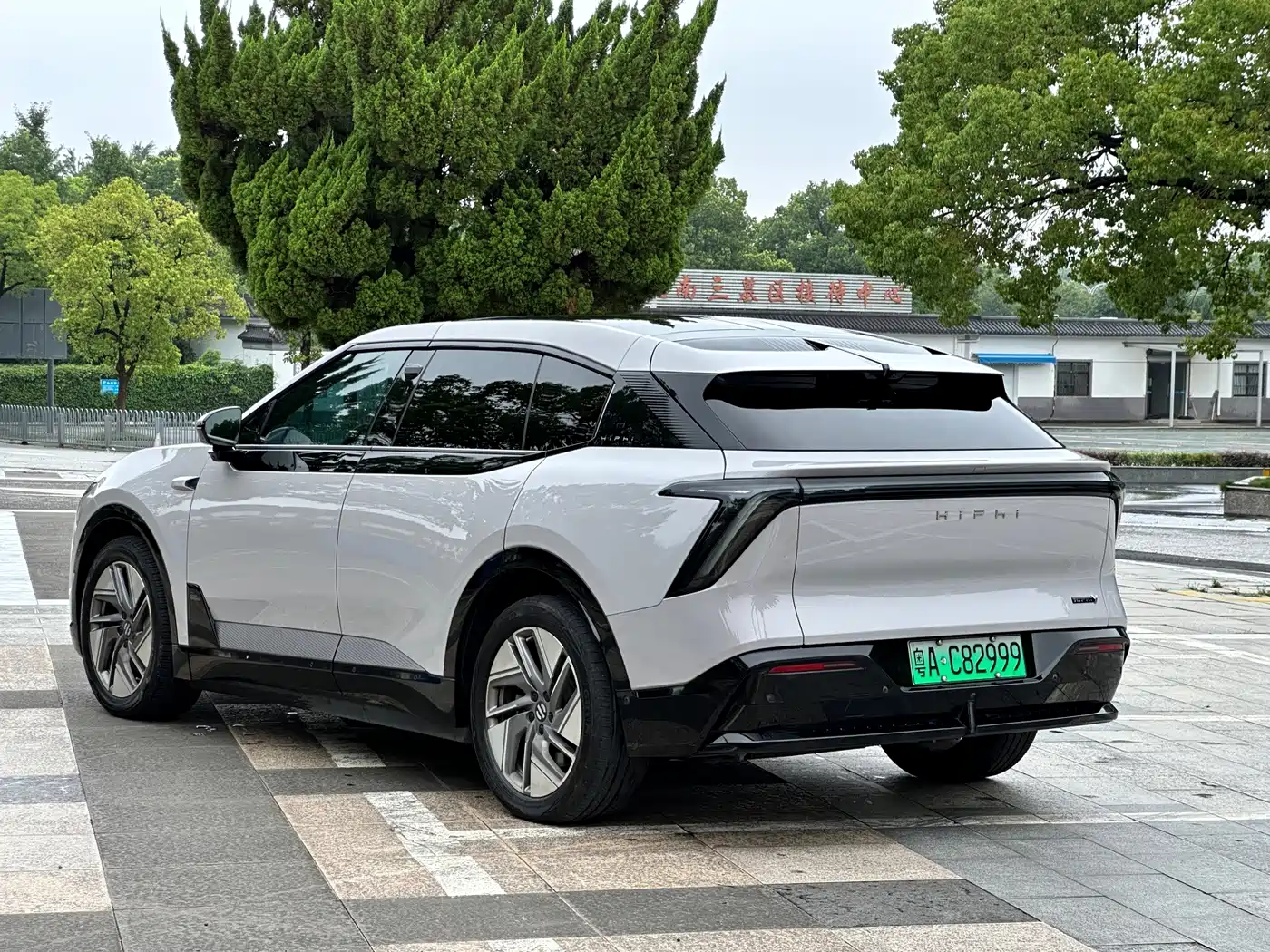 HiPhi Y 2023 2023 810km Long Range Edition