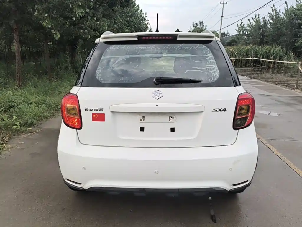 Фото 6 - Suzuki SX4