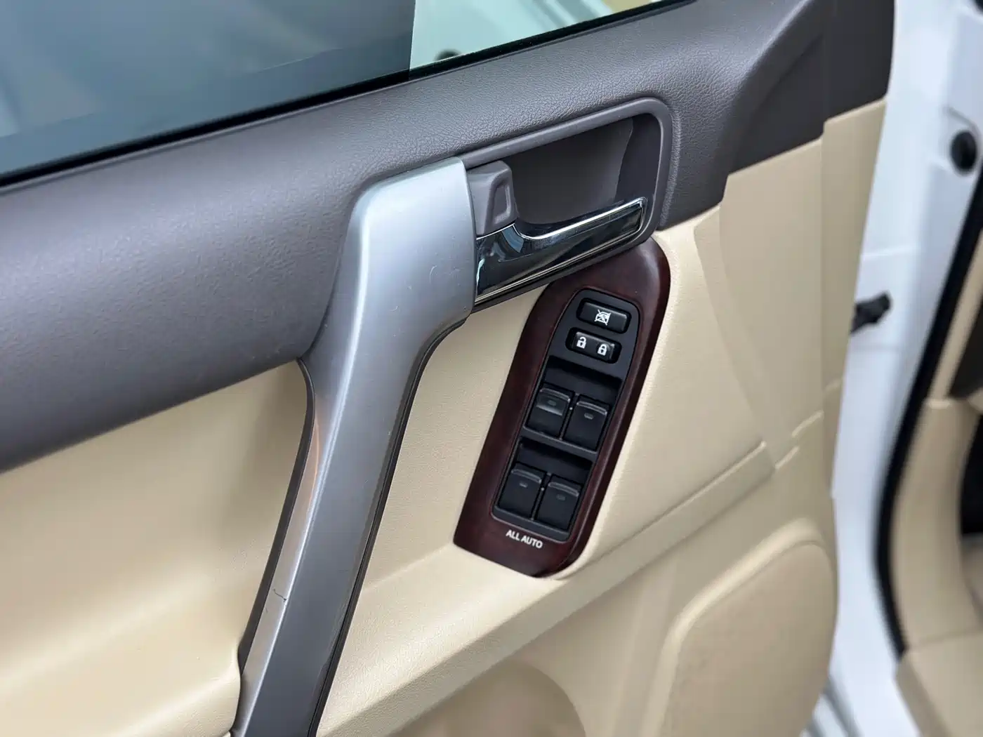 Toyota Prado 2016 3.5L Auto TX-L фото 19