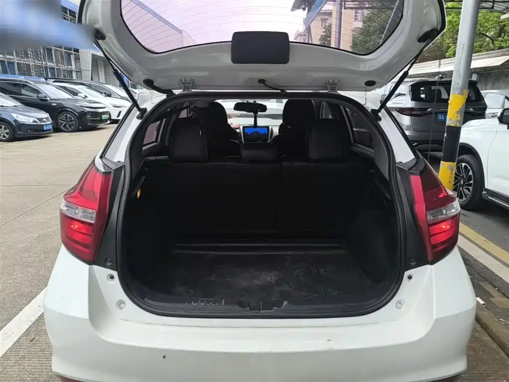 Toyota YARiS L Zhi Xuan 2016 Facelift 1.5E CVT Charming Edition фото 19