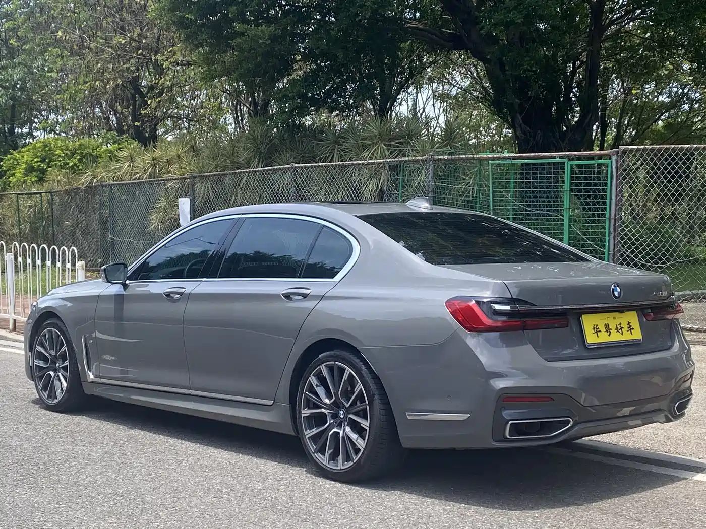 BMW 7 Series 2021 Model 740Li Leading M Sport Package фото 4