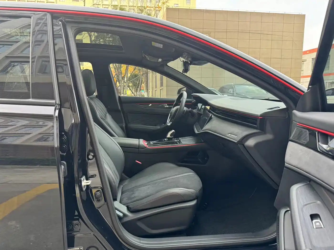 DONGFENG FENGSHEN YI HYUN MAX