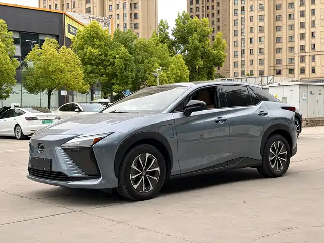 Lexus RZ 2023 450e 4WD Deluxe