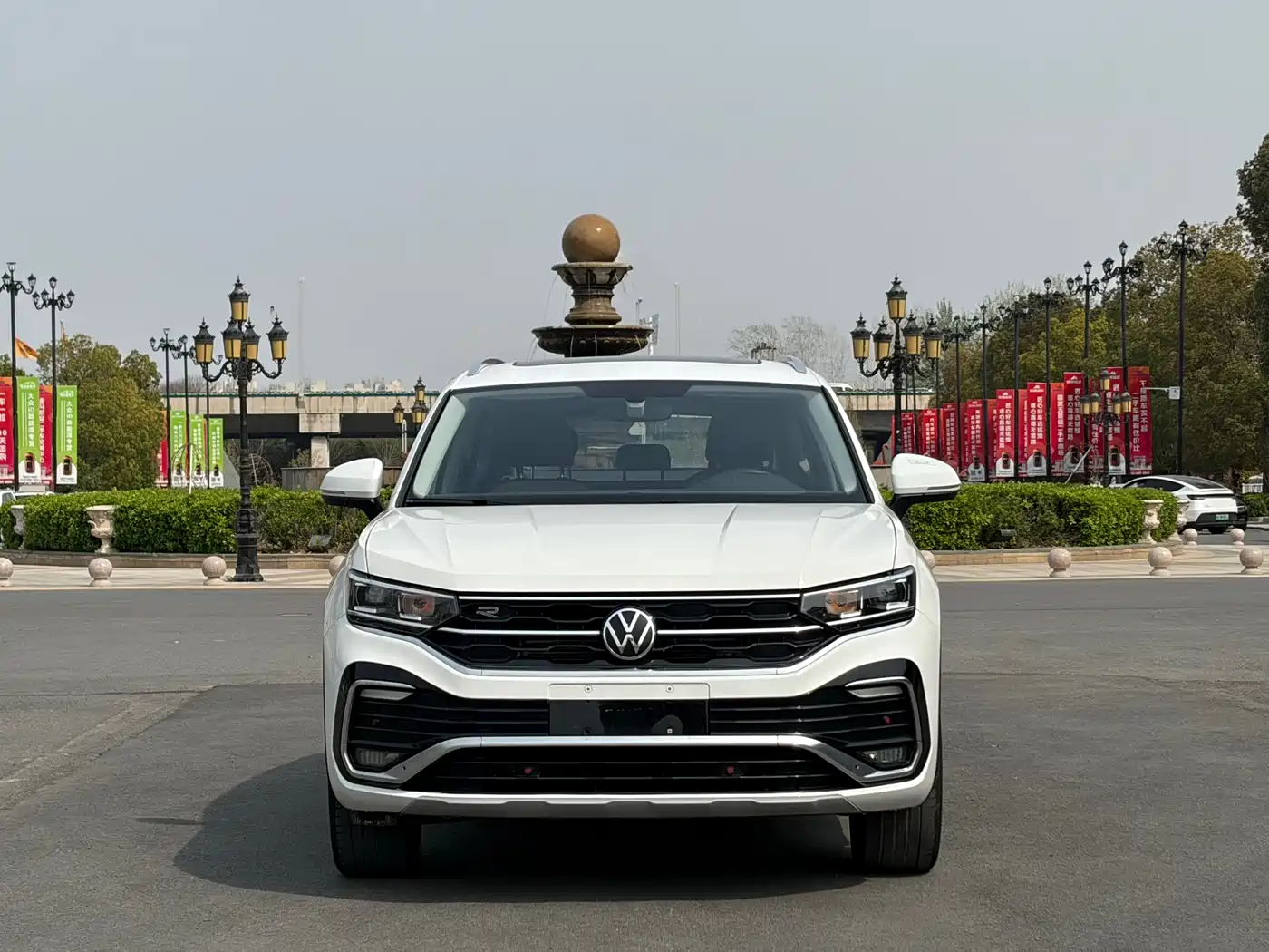Volkswagen Tayron X 2020 330TSI 2WD Premium Smart Edition фото 2