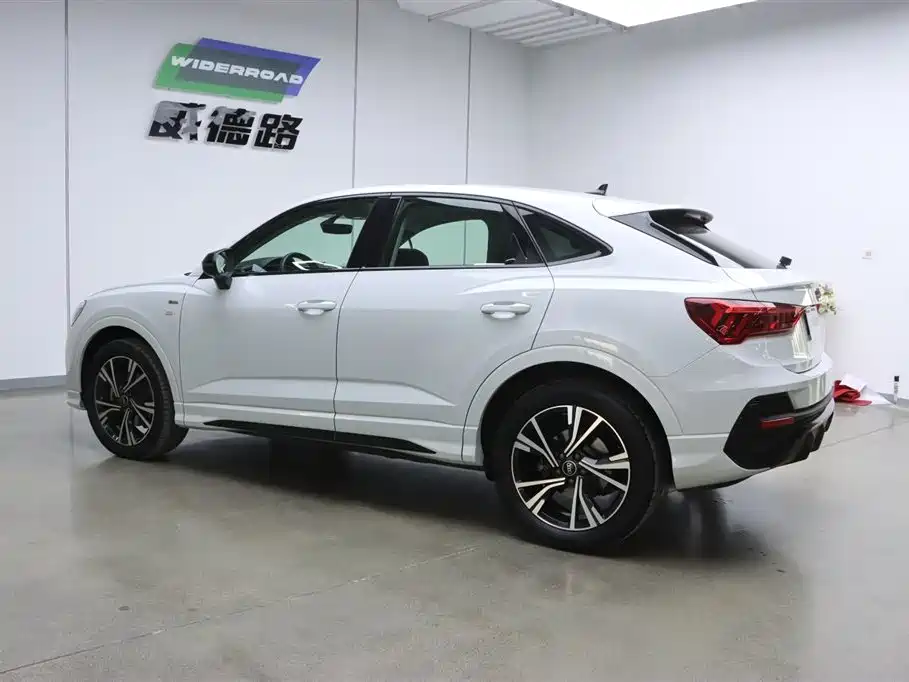 Audi Q3 Sportback 2022 40 TFSI Fashion фото 6