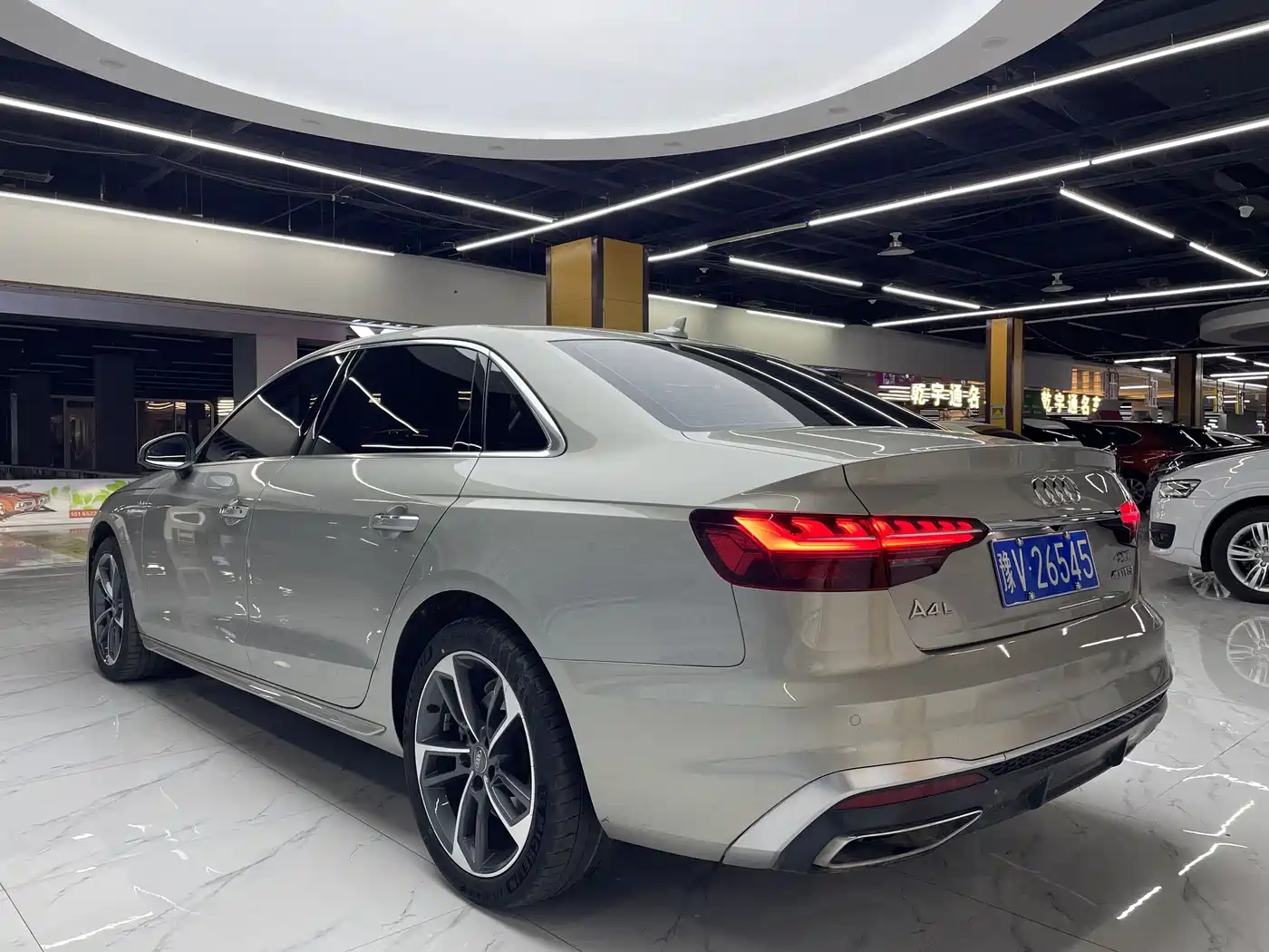 Audi A4L 2020 40 TFSI Fashion Dynamic Edition фото 6