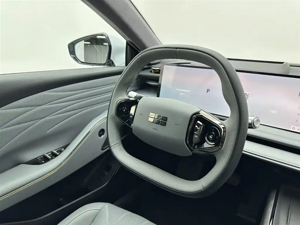 Geely Galaxy Galaxy E8 2025 700km Long Voyage Smart Drive Edition фото 9