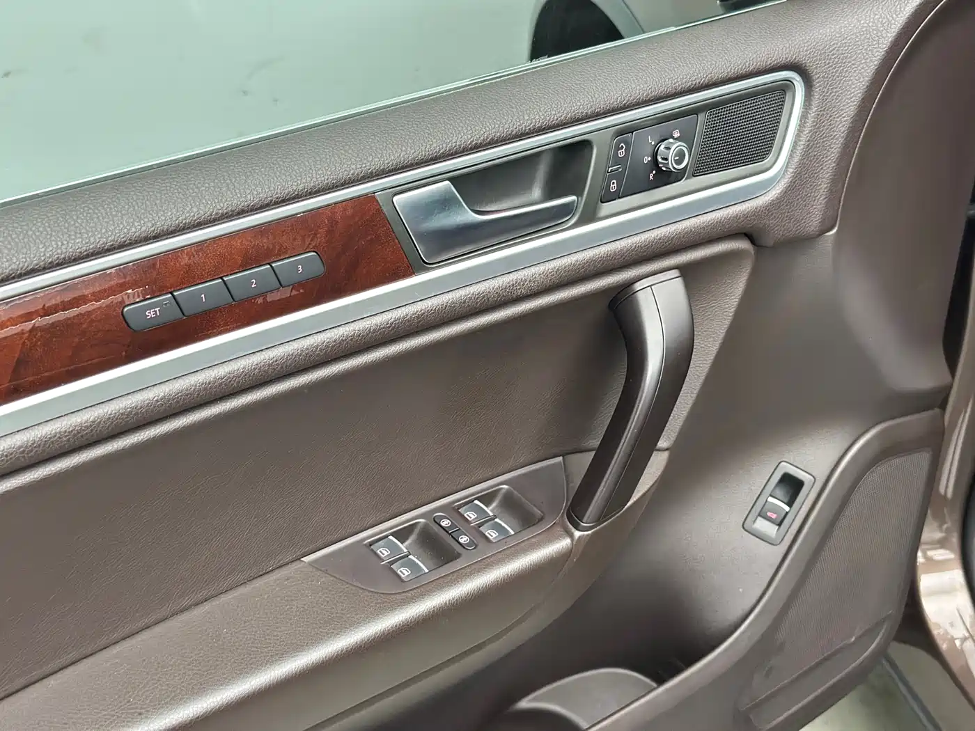 Volkswagen Touareg 2011 3.0TSI Premium фото 19