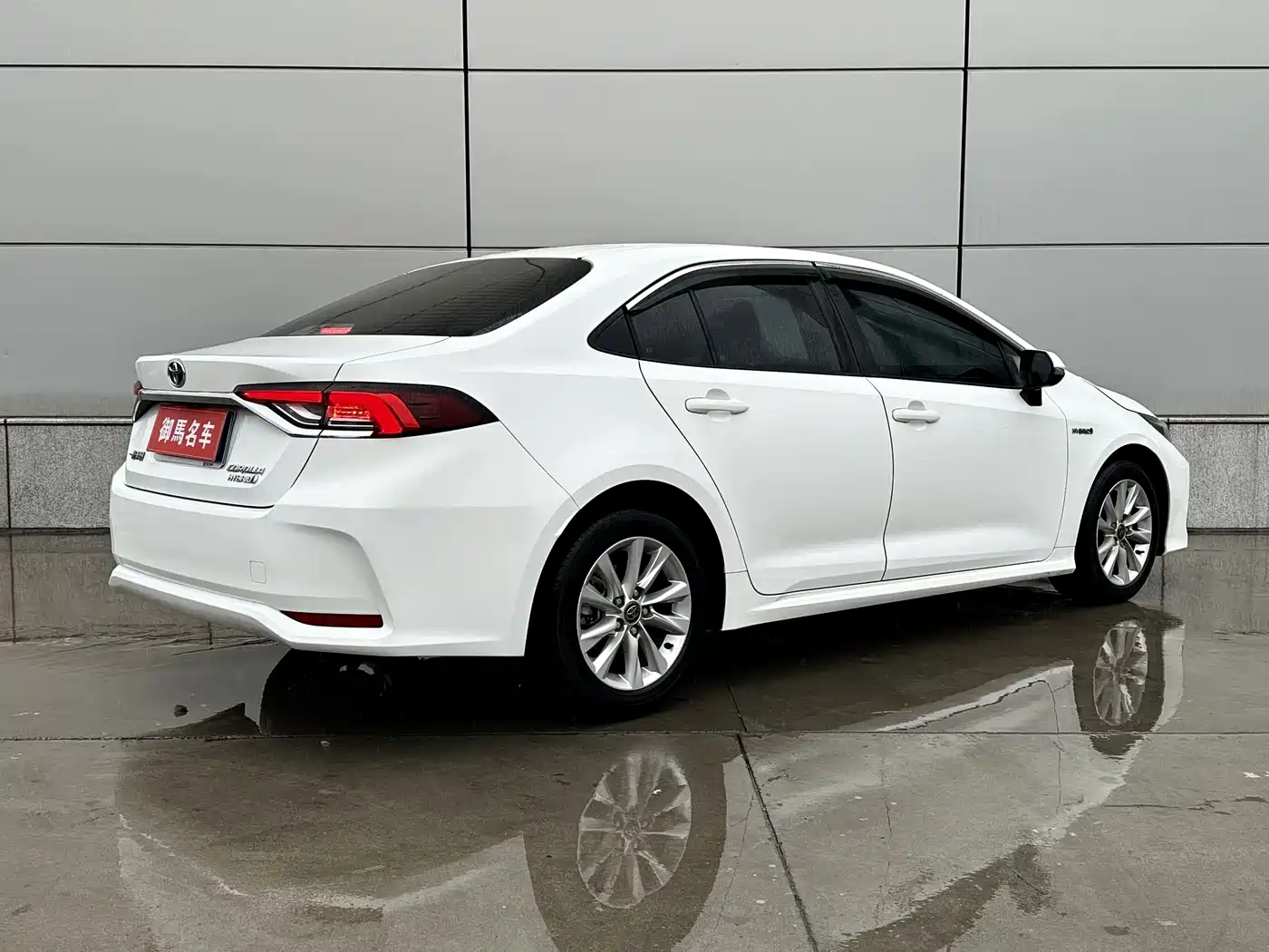 Toyota Corolla 2023 1.8L Smart Hybrid Dual Engine Elite Edition фото 3