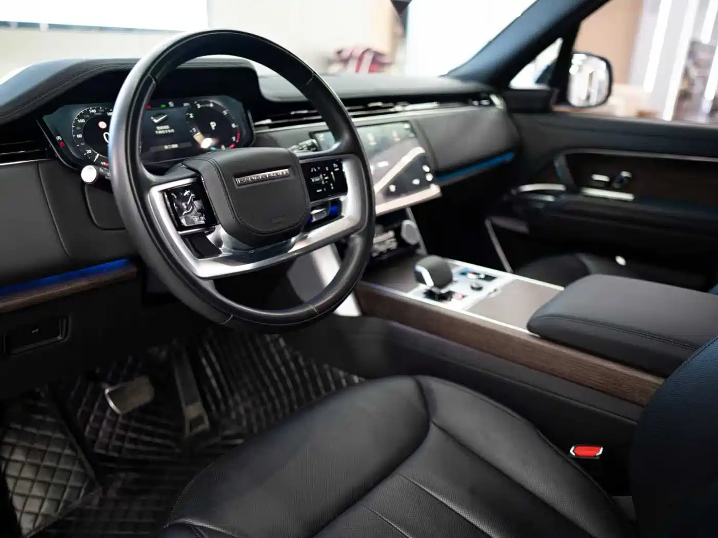 Land Rover Range Rover 2023 3.0 L6 400PS Genesis Extended Version фото 9