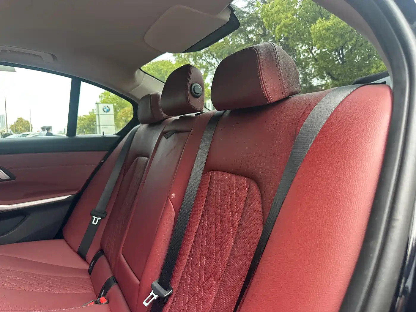 BMW 3 Series 2025 325i M Sport Package фото 15
