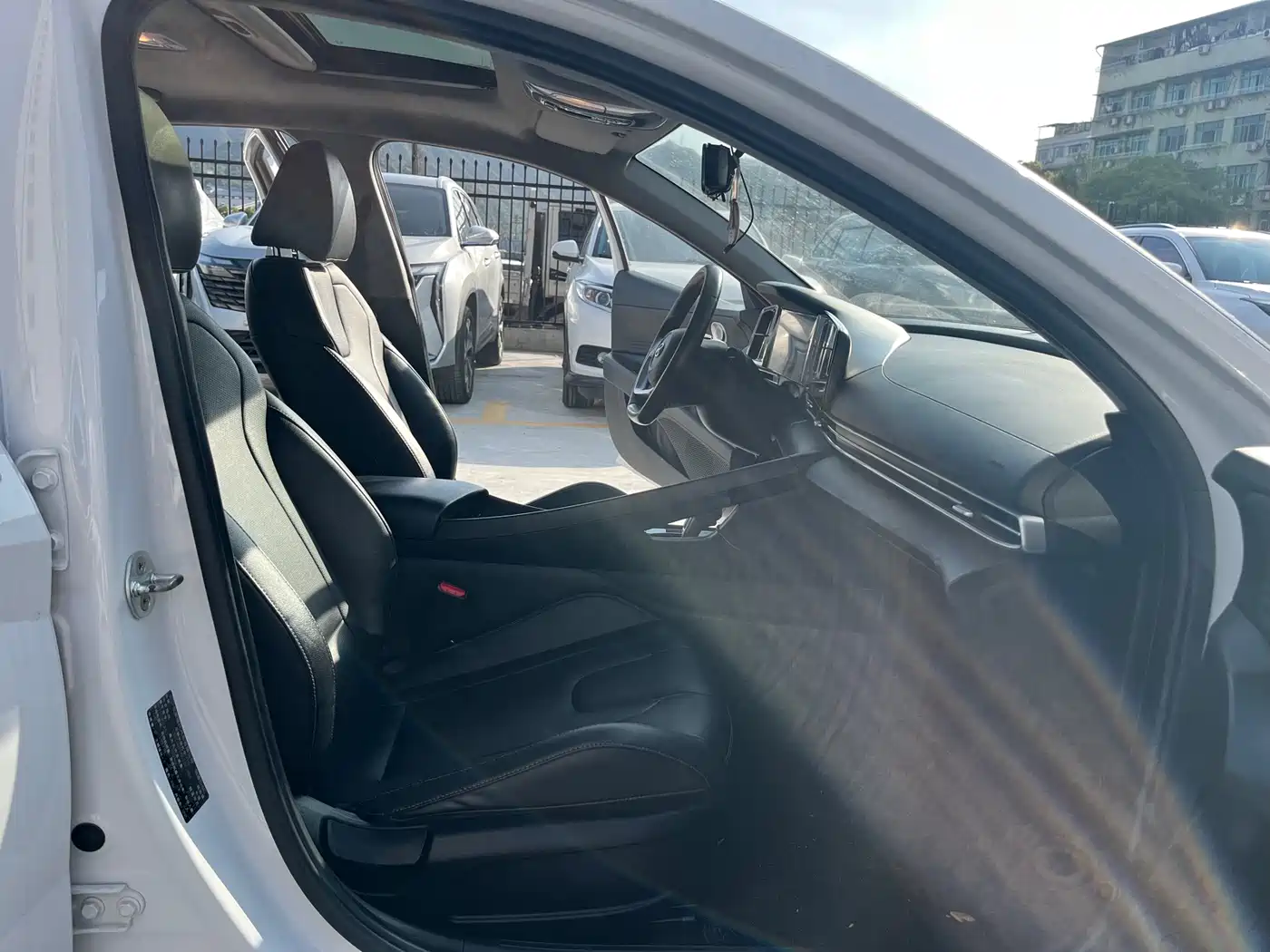 Hyundai Elantra 2021 1.5L CVT GLX Elite Edition фото 9