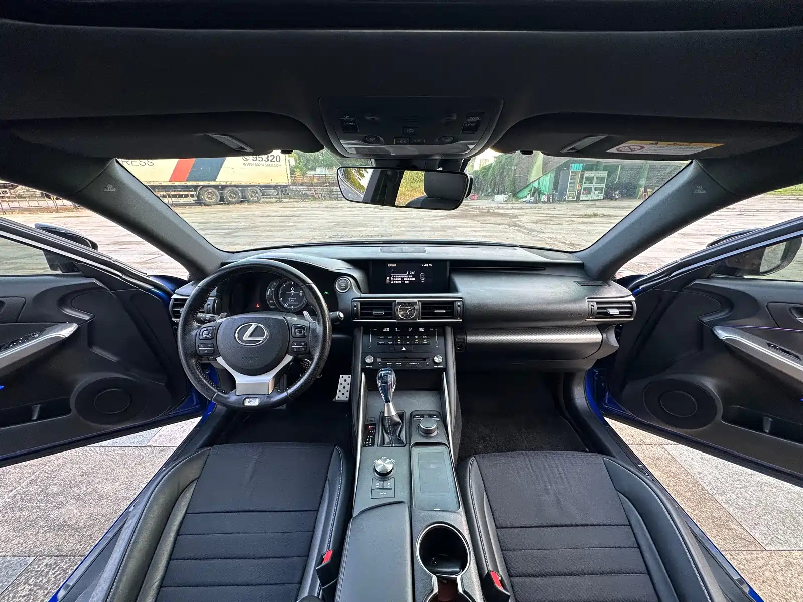 Фото 8 - Lexus IS
