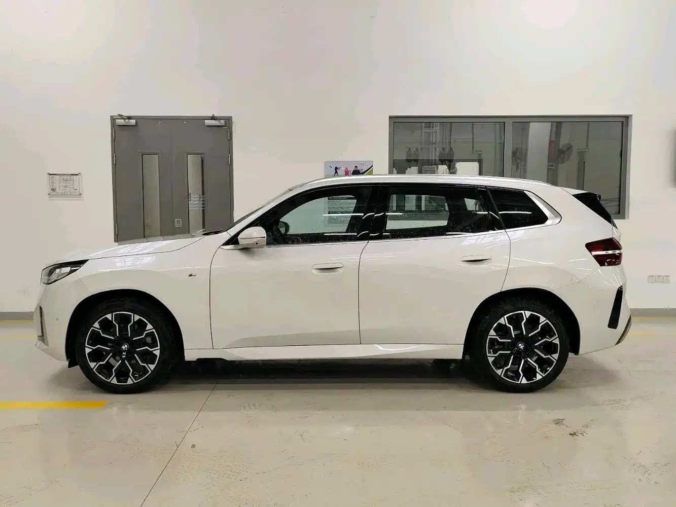 BMW X3 2025 xDrive30L Leading M Sport Package фото 3