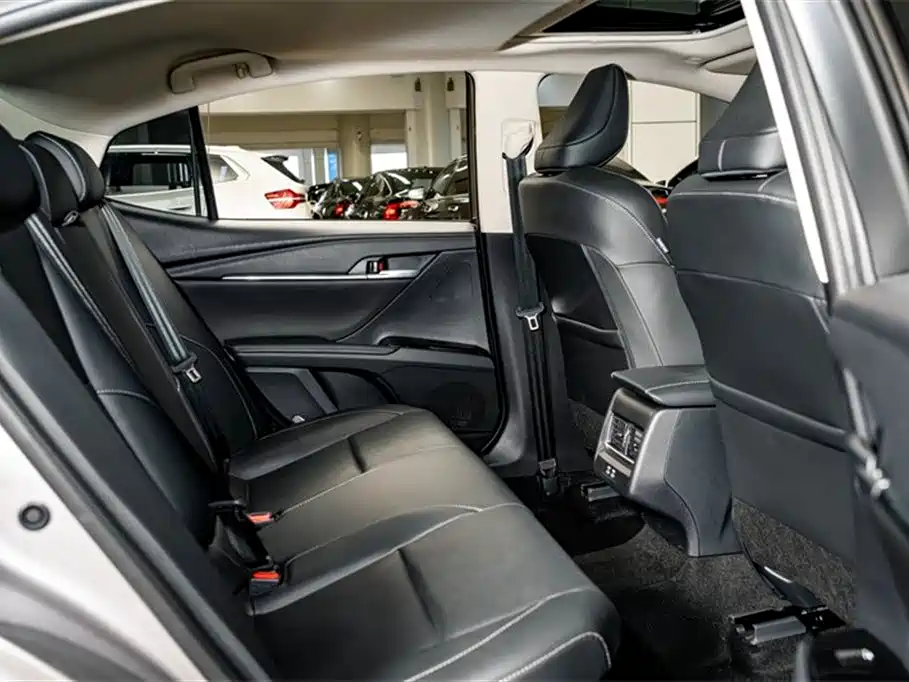 Toyota Camry 2026 Hybrid 2.0HSE Sport Lite Edition фото 21