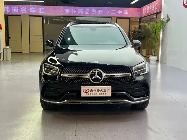 Mercedes-Benz GLC 2022 Facelift GLC 260 L 4MATIC Luxury Model — фото 3