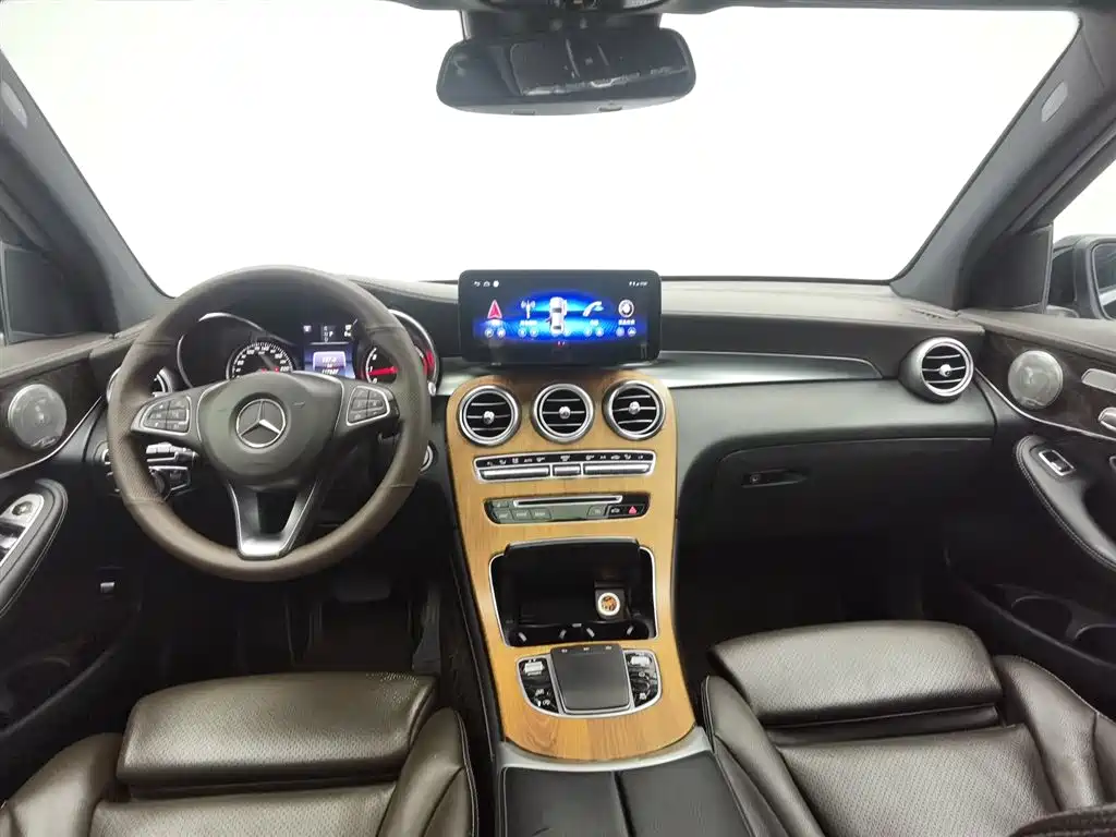 Mercedes-Benz GLC 2016 GLC 300 4MATIC Dynamic фото 5