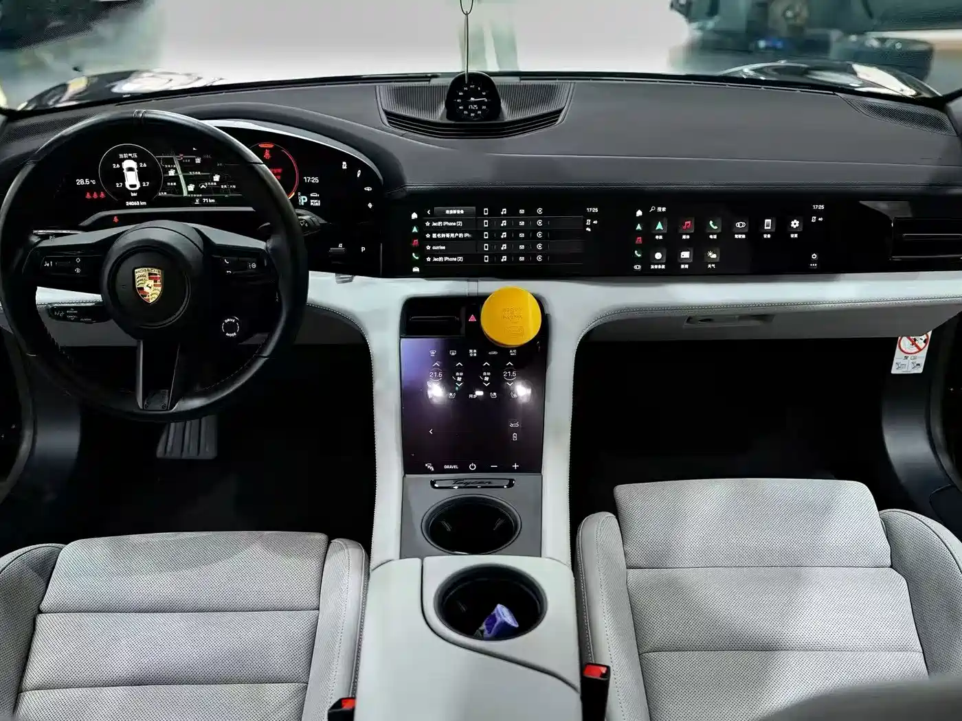 Фото 2 - Porsche Taycan