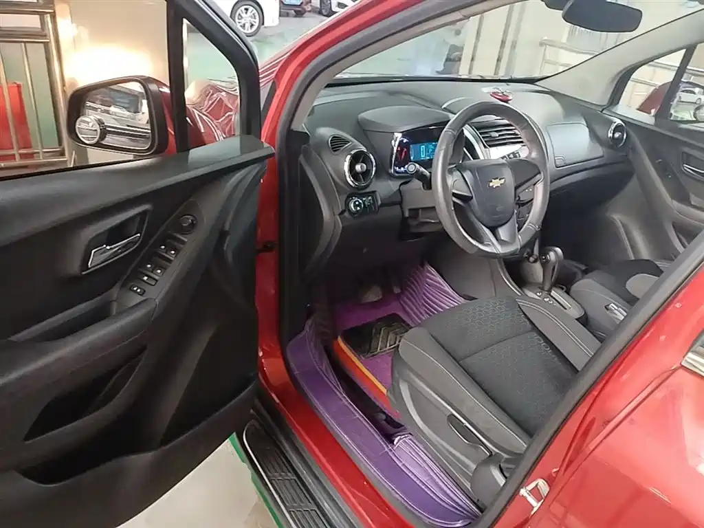 Chevrolet Trax 2016 1.4T Automatic 2WD Comfort Sunroof Edition фото 16