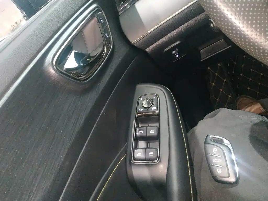 Roewe RX5 2022 2021 PLUS 330TGI Automatic China-Chic Smart Edition