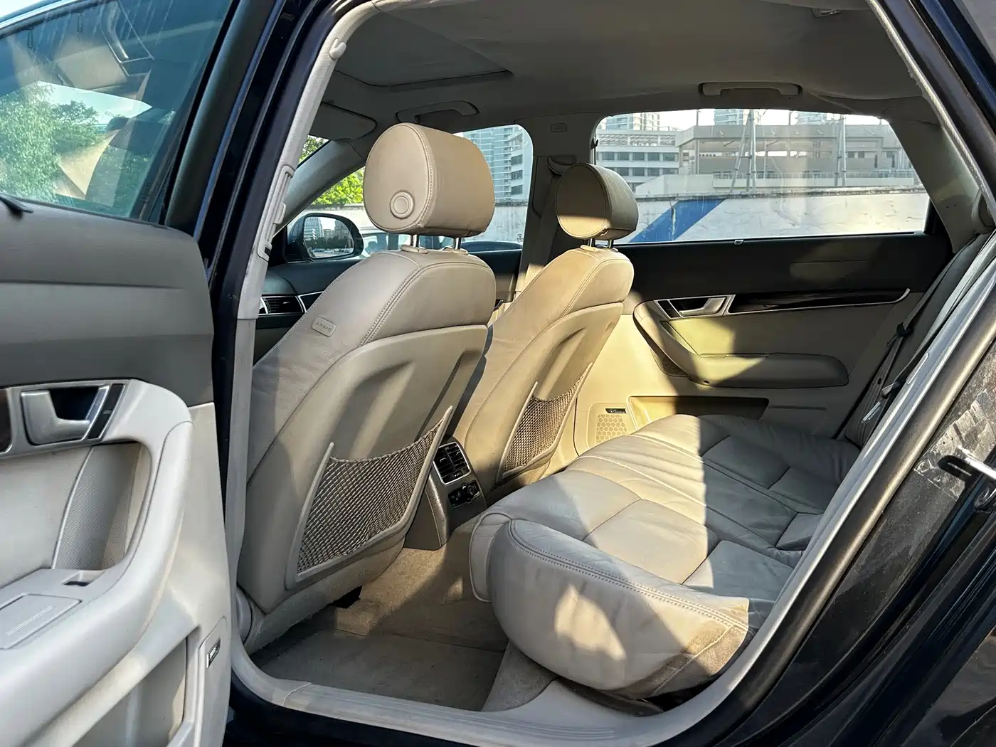 Audi A6L 2010 2.4L Luxury фото 12