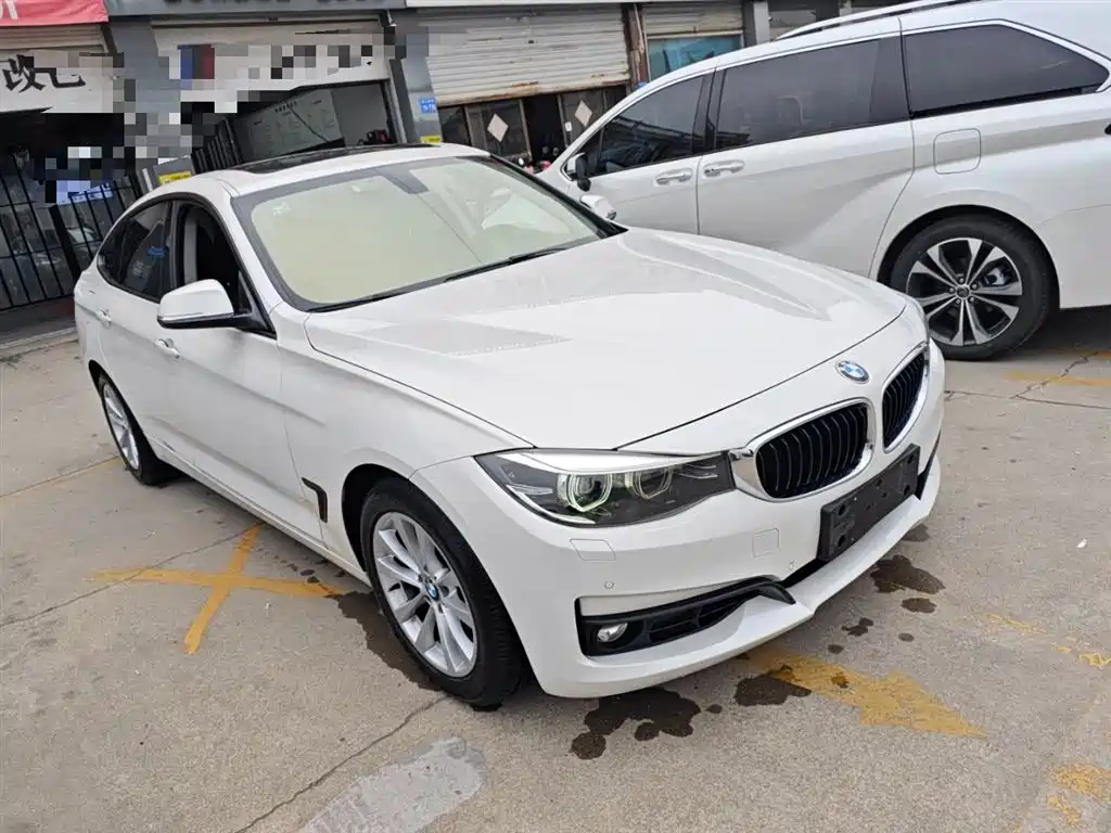 BMW 3 Series GT 2017 320i Fashion фото 22