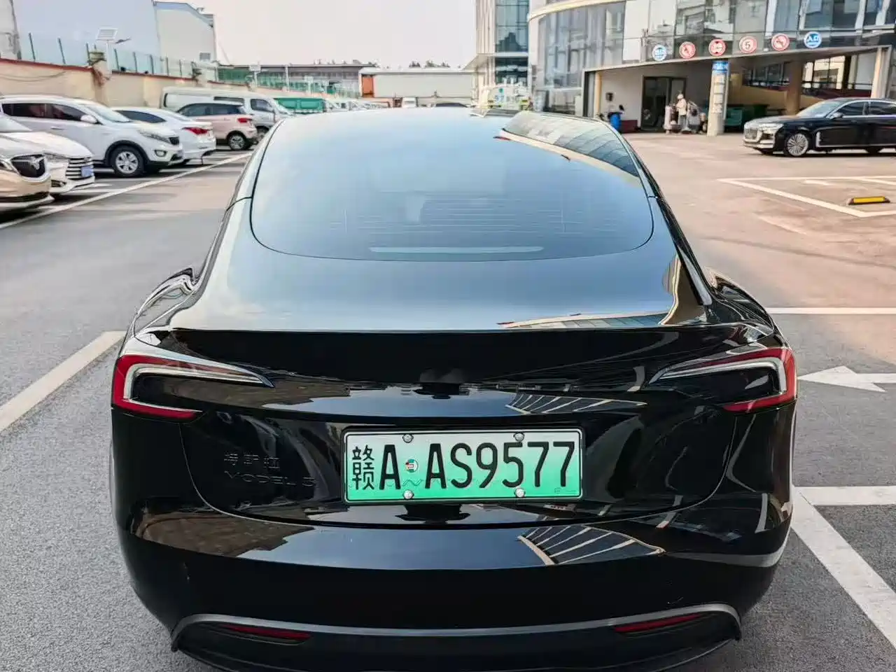 Tesla Model 3 2026 2025 Model Year Facelift Rear-Wheel Drive