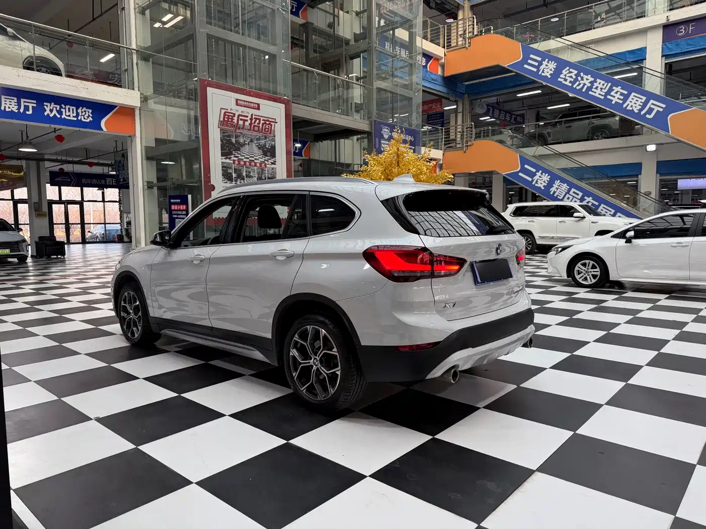 BMW X1 2022 sDrive20Li Fashion фото 7