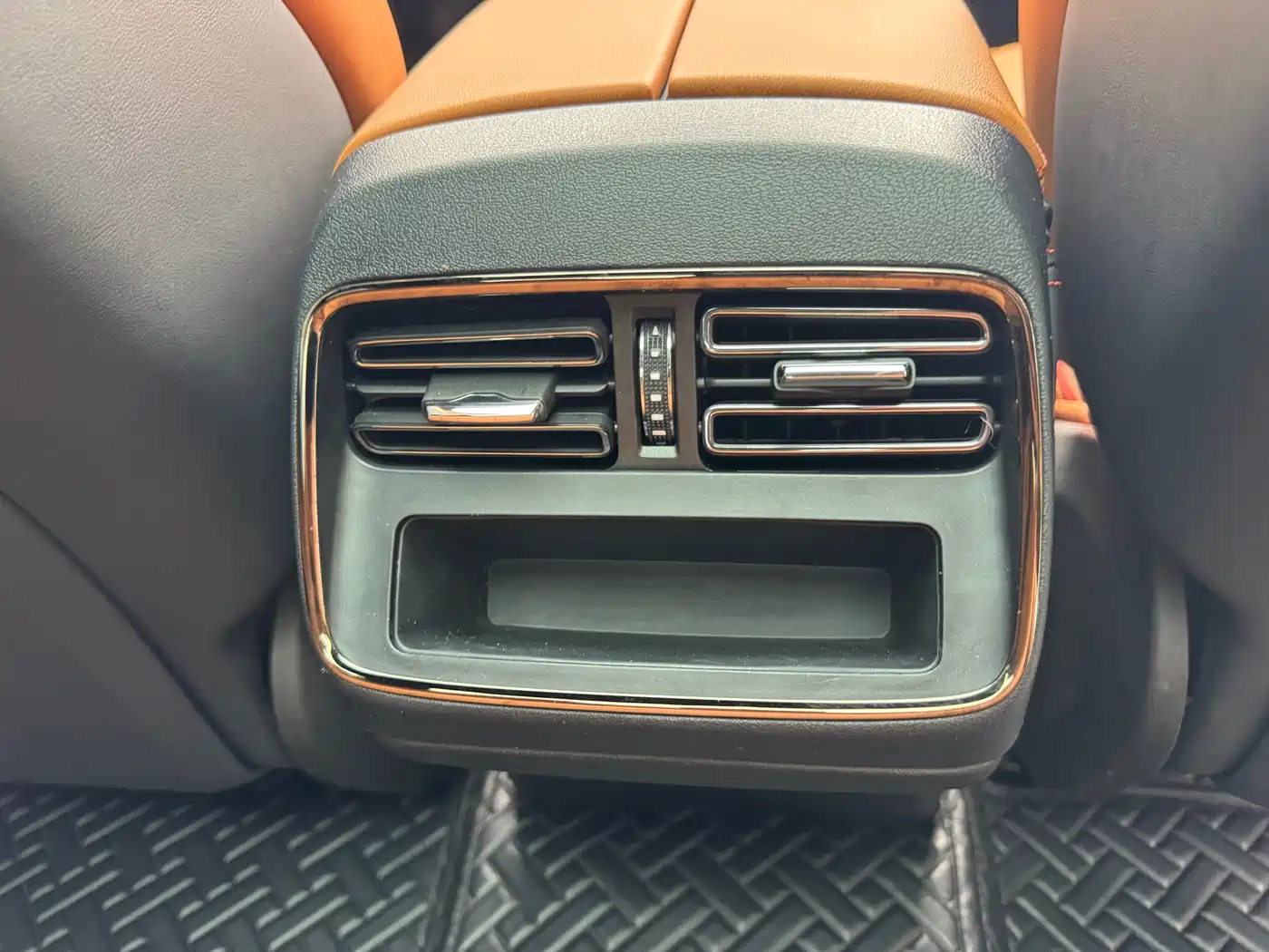 BYD Han 2022 DM-i 121KM Premium Edition фото 12