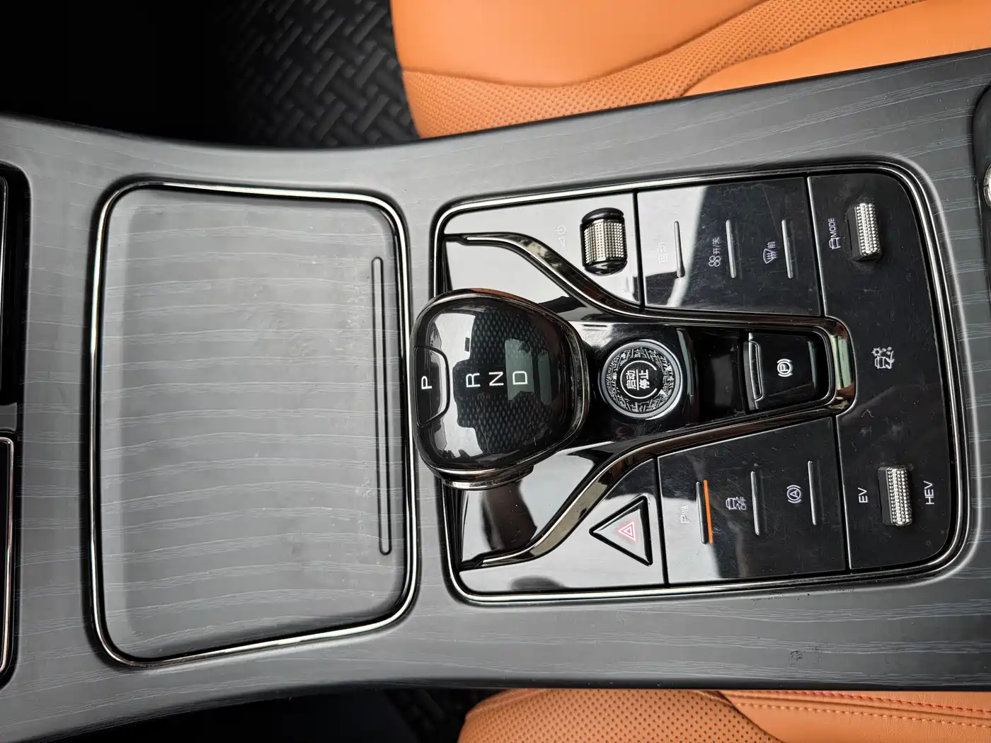 BYD Han 2022 DM-i 121KM Premium Edition фото 18