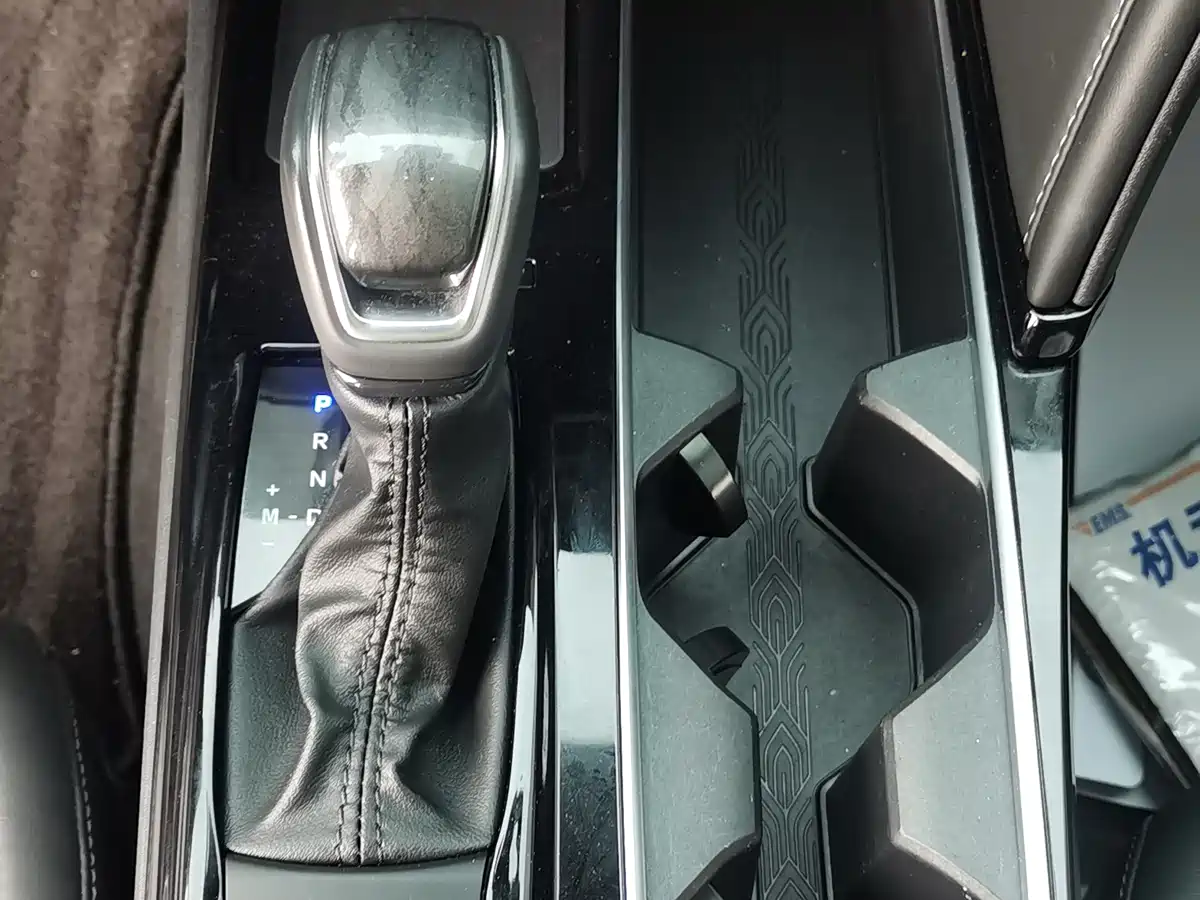 Toyota Camry 2024 2.0G Premium Edition фото 13